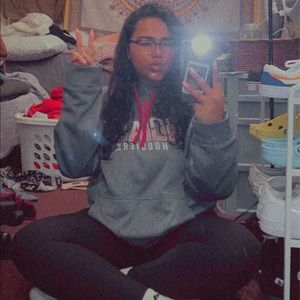 Meet your Posher, Miya